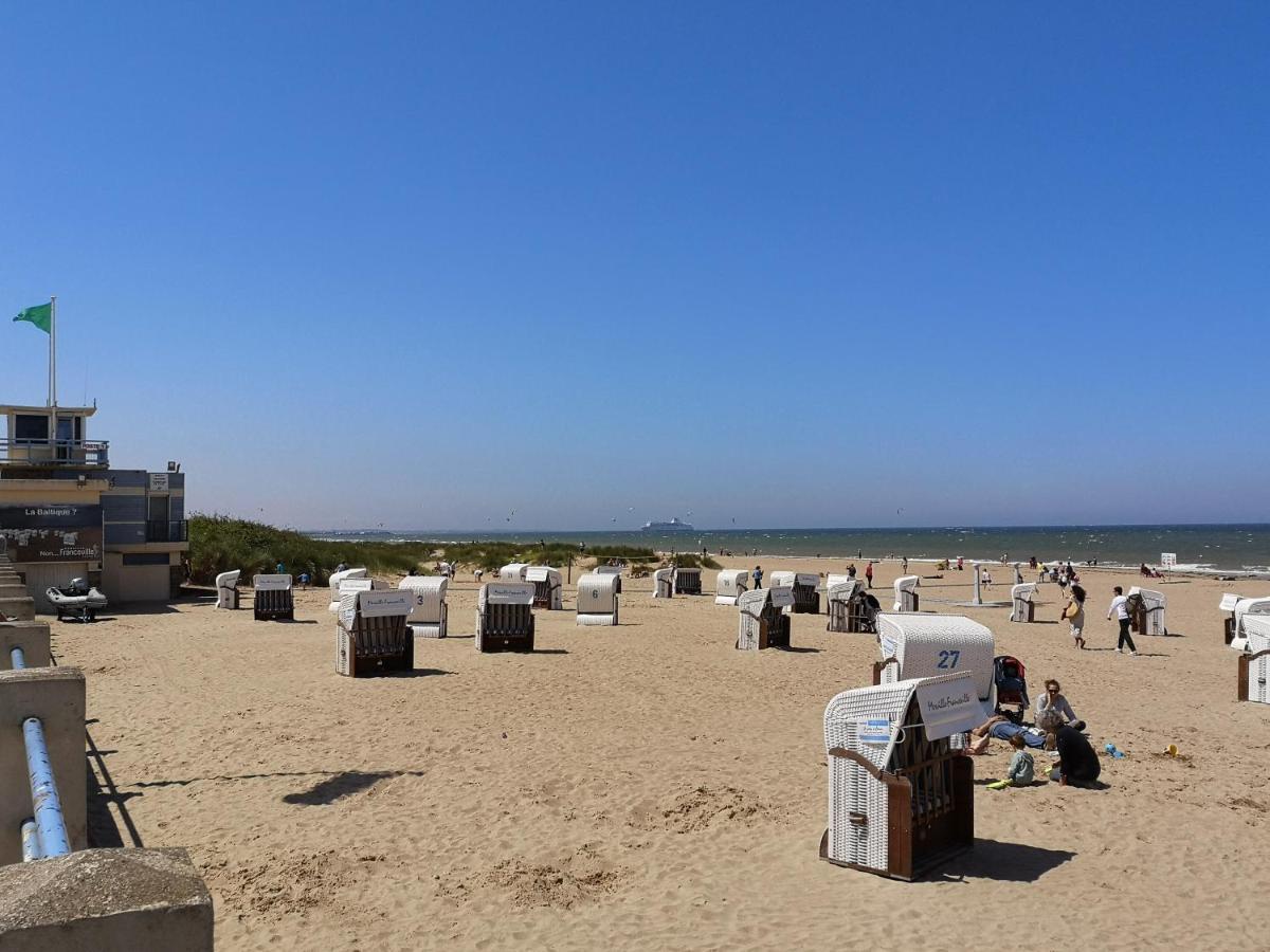 Les Baigneurs Merville-Franceville-Plage Exterior foto